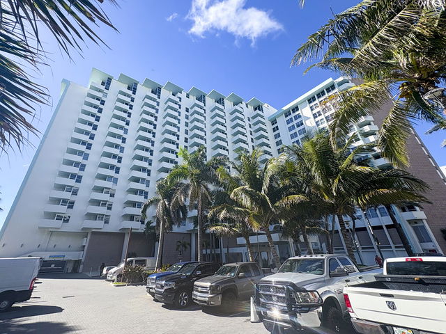 Triton Tower  photo 3